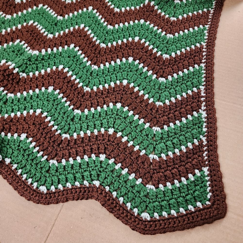 Handmade Crochet Throw Blanket Green Brown White Chevron Zigzag Scalloped Retro - Picture 14 of 16